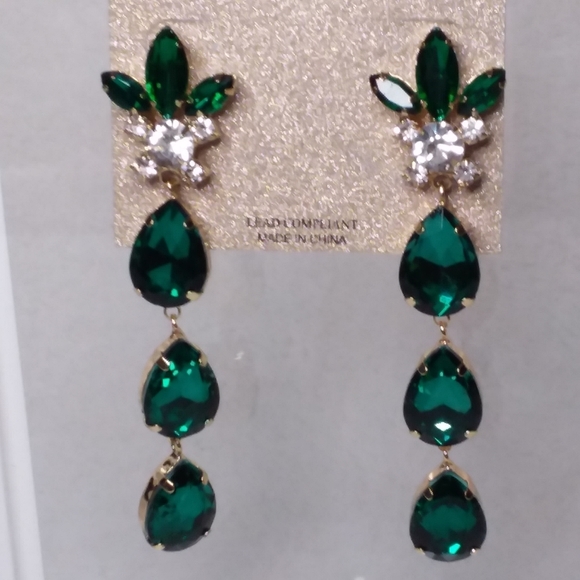 Dangle Pierce Earrings Green Teardrop Gold Tone Natasha - Picture 3 of 5